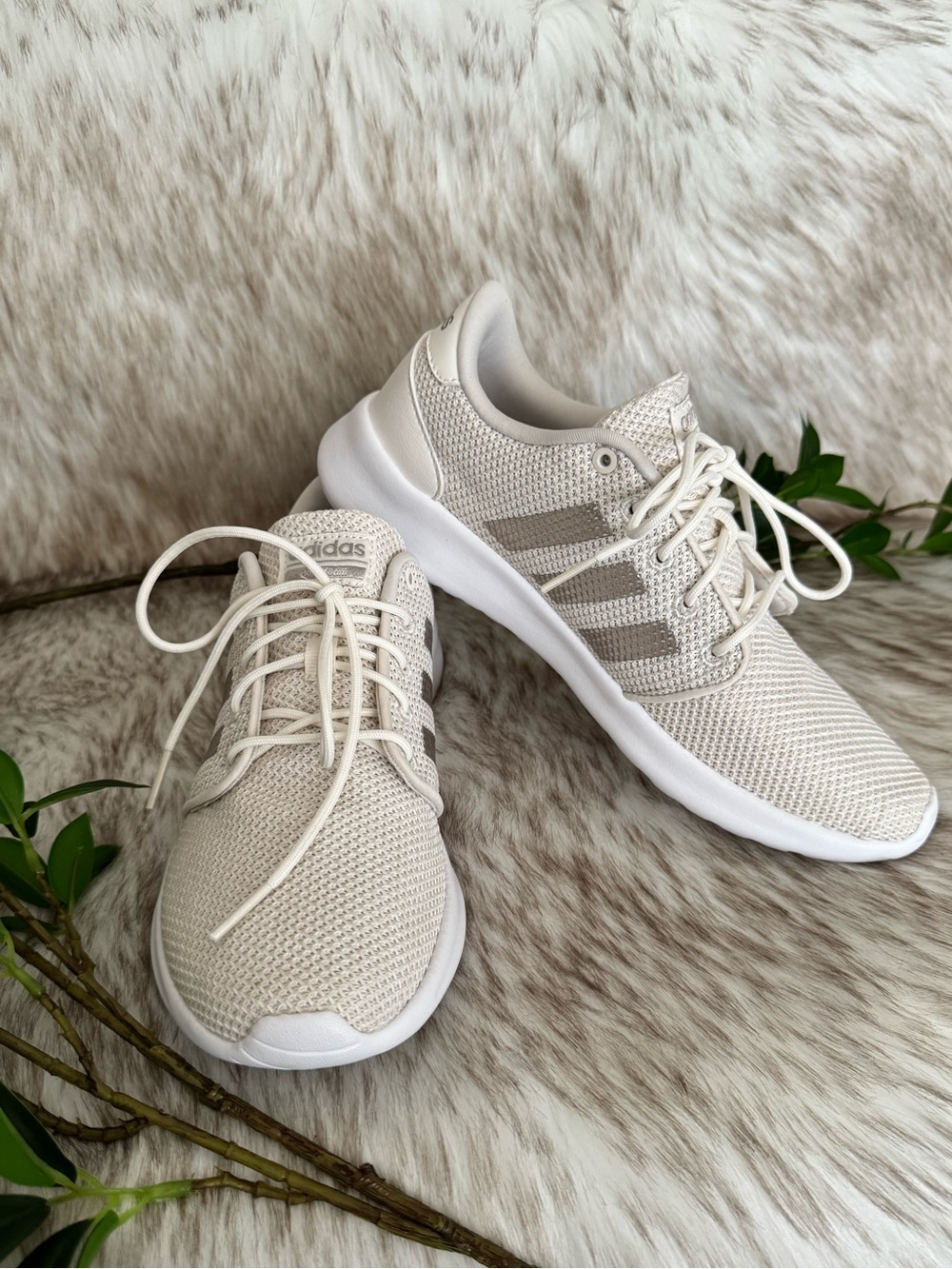 adidas QT Racer  Women's Lightweight Knit Sneakers in Soft Cream Size 7 US